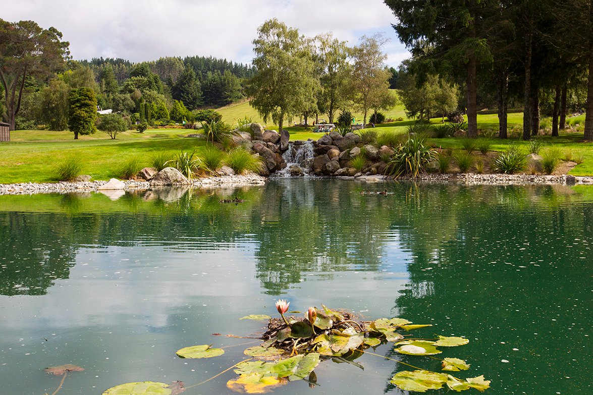 Wairakei 1st hole lake - Web_ A42A5560