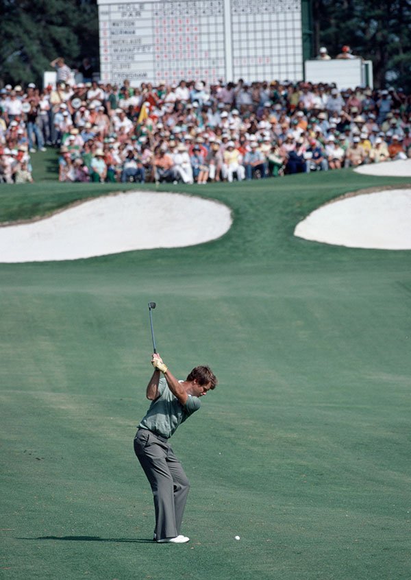 ROLEX TESTIMONEE TOM WATSON PLAYS A SHOT EN ROUTE TO WINNING THE MASTERS FOR A SECOND TIME IN 1981